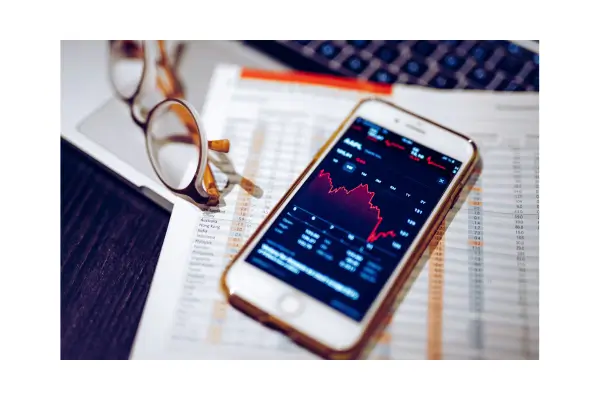 Controle seu câmbio e economize com apps que oferecem taxas reais e baixas