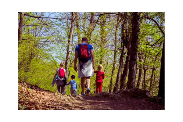 Descubra roteiros secretos que unem família e natureza