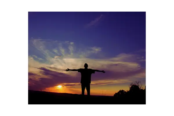 Pôr do sol visto de uma varanda