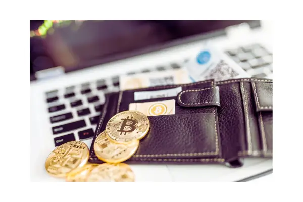 Viaje com criptomoedas usando sua carteira digital para pagamentos práticos e seguros em qualquer lugar do mundo.