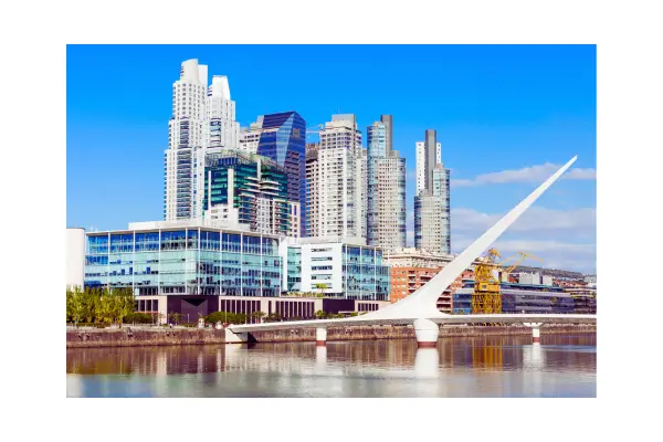 Puerto Madero à noite com Puente de la Mujer