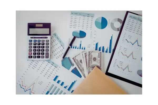 Planejamento financeiro para viagem internacional com dólar alto